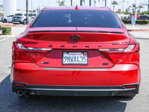 Used 2025 Toyota Camry SE image 6