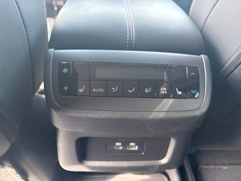 Used 2023 Nissan Pathfinder SL w/ SL Premium Package AWD/4WD image 34