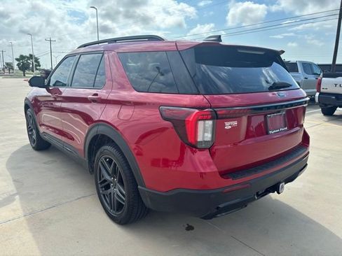 Used 2025 Ford Explorer ST-Line w/ Premium Package RWD image 4