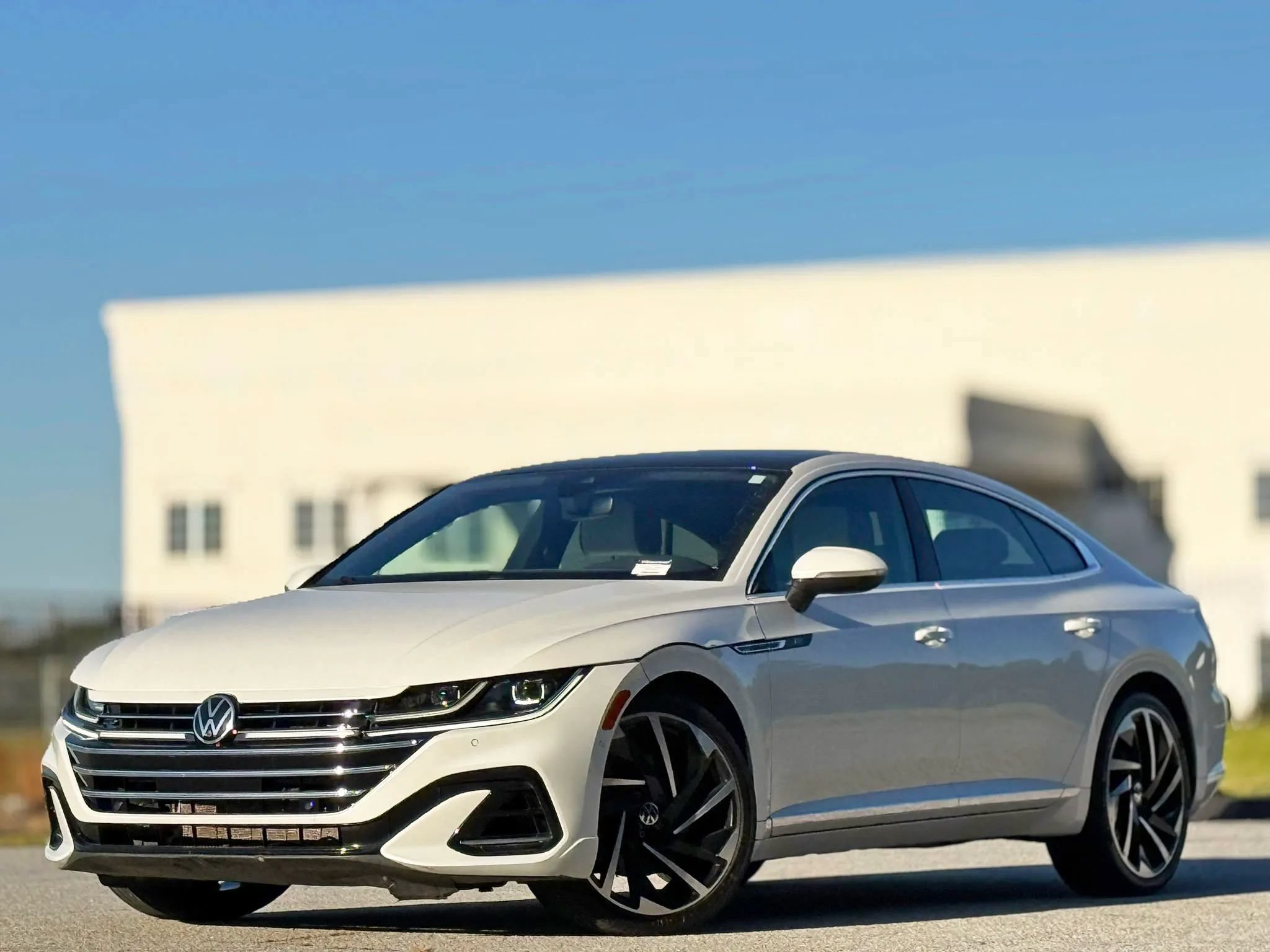 Used 2023 Volkswagen Arteon SEL Premium AWD/4WD image 1