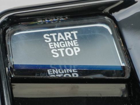 Certified 2024 BMW 740i image 29