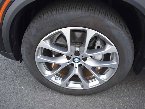 Used 2024 BMW X5 xDrive40i w/ Premium Package AWD/4WD image 9