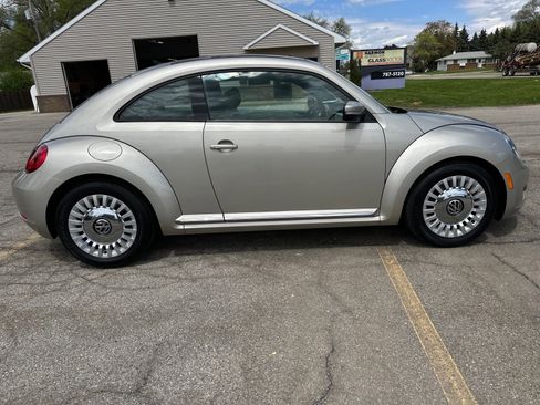 Used 2014 Volkswagen Beetle 1.8T FWD image 4