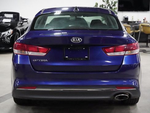 Used 2017 Kia Optima LX FWD image 4