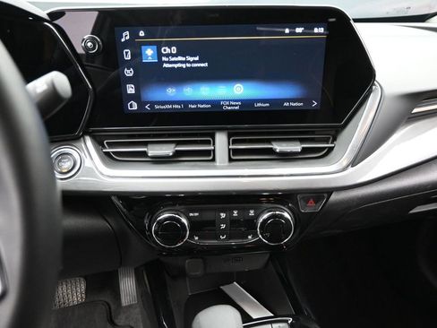 Certified 2024 Chevrolet Trax ACTIV w/ Driver Confidence Package image 18