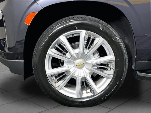 Certified 2022 Chevrolet Tahoe High Country AWD/4WD image 19