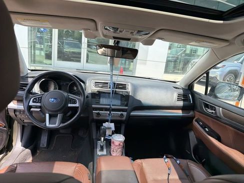 Used 2017 Subaru Outback 3.6R Touring AWD/4WD image 17