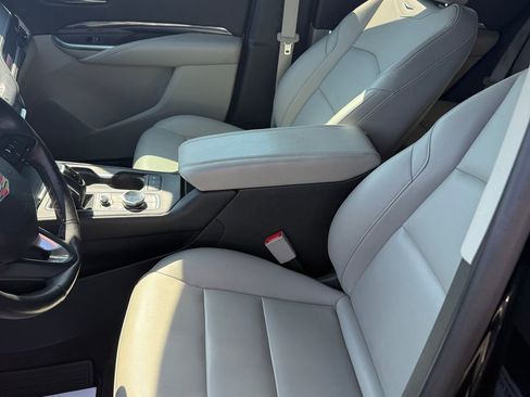 Used 2019 Cadillac XT4 Luxury w/ Cold Weather Package image 34