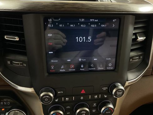 Used 2020 RAM 1500 Laramie AWD/4WD image 21