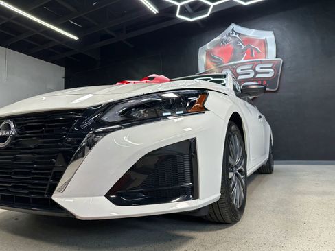 Used 2025 Nissan Altima 2.5 SV image 3