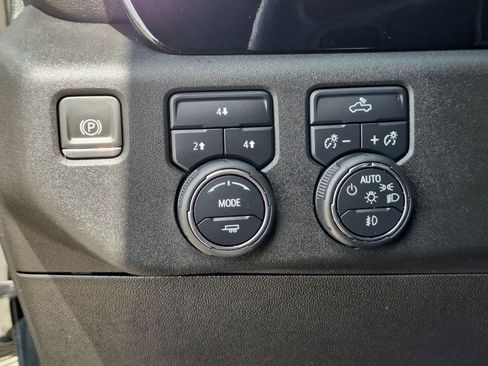Used 2024 Chevrolet Silverado 2500 LT AWD/4WD image 18