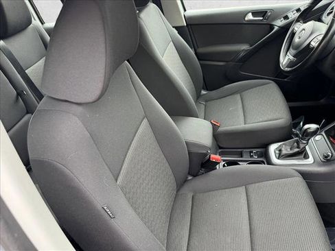 Used 2018 Volkswagen Tiguan Limited AWD/4WD image 19