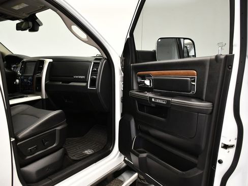 Used 2015 RAM 1500 Laramie w/ Convenience Group image 48