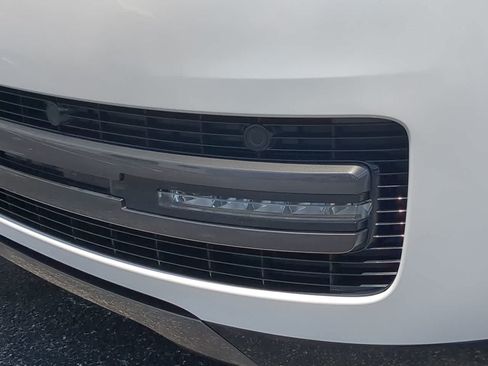 Used 2026 Land Rover Range Rover Long Wheelbase SE AWD/4WD image 11