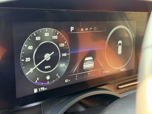 Used 2024 Kia Carnival SX Prestige image 9