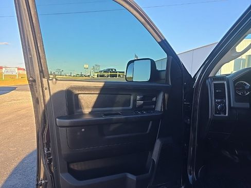 Used 2018 RAM 2500 Tradesman w/ Chrome Appearance Group image 11