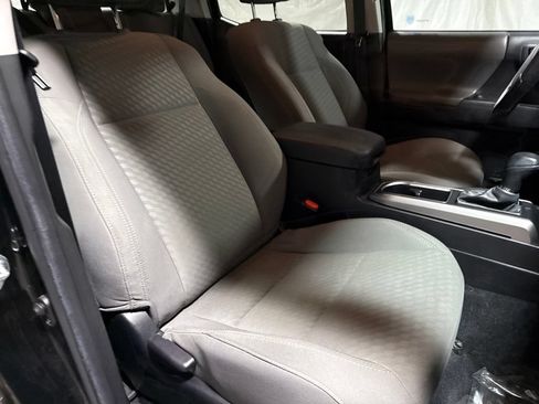 Used 2022 Toyota Tacoma SR5 w/ Technology Package RWD image 10