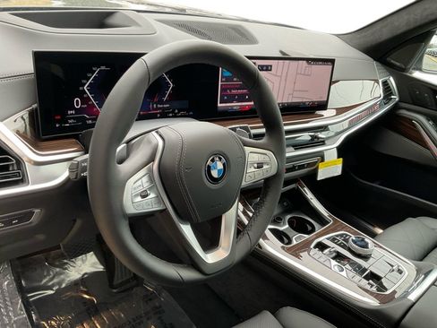Used 2026 BMW X7 xDrive40i w/ Executive Package AWD/4WD image 9