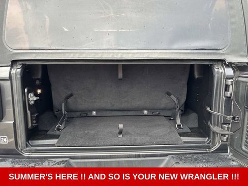 Used 2022 Jeep Wrangler Sport AWD/4WD image 12