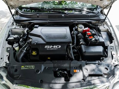 Used 2010 Ford Taurus SHO image 20