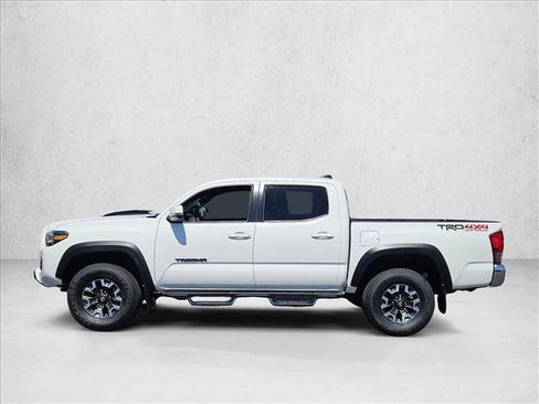 Certified 2023 Toyota Tacoma TRD Off-Road AWD/4WD image 9