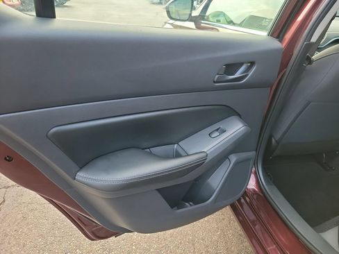 Used 2025 Nissan Altima 2.5 SV FWD image 16