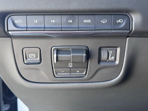 New 2026 Cadillac Escalade ESV Luxury w/ LPO, Radiant Package image 27