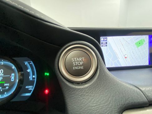 Used 2019 Lexus IS 300 AWD image 26