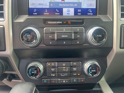 Used 2019 Ford F150 Lariat w/ Equipment Group 502A Luxury AWD/4WD image 29