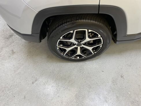 Used 2025 Jeep Compass Limited AWD/4WD image 13