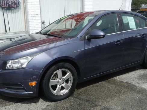 Used 2013 Chevrolet Cruze LT w/ All-Star Edition FWD image 3