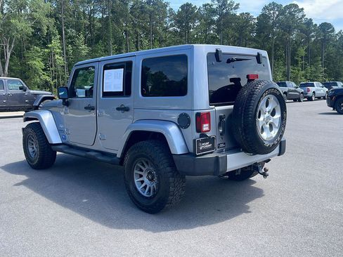 Used 2013 Jeep Wrangler Unlimited Sahara w/ Connectivity Group AWD/4WD image 5