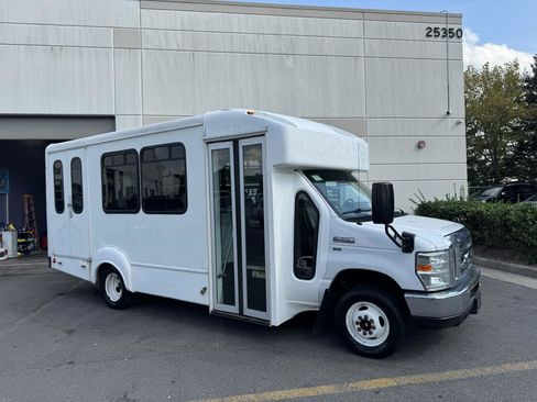 Used 2013 Ford E-350 and Econoline 350 Super Duty w/ Shuttle Bus Prep Pkg RWD image 6