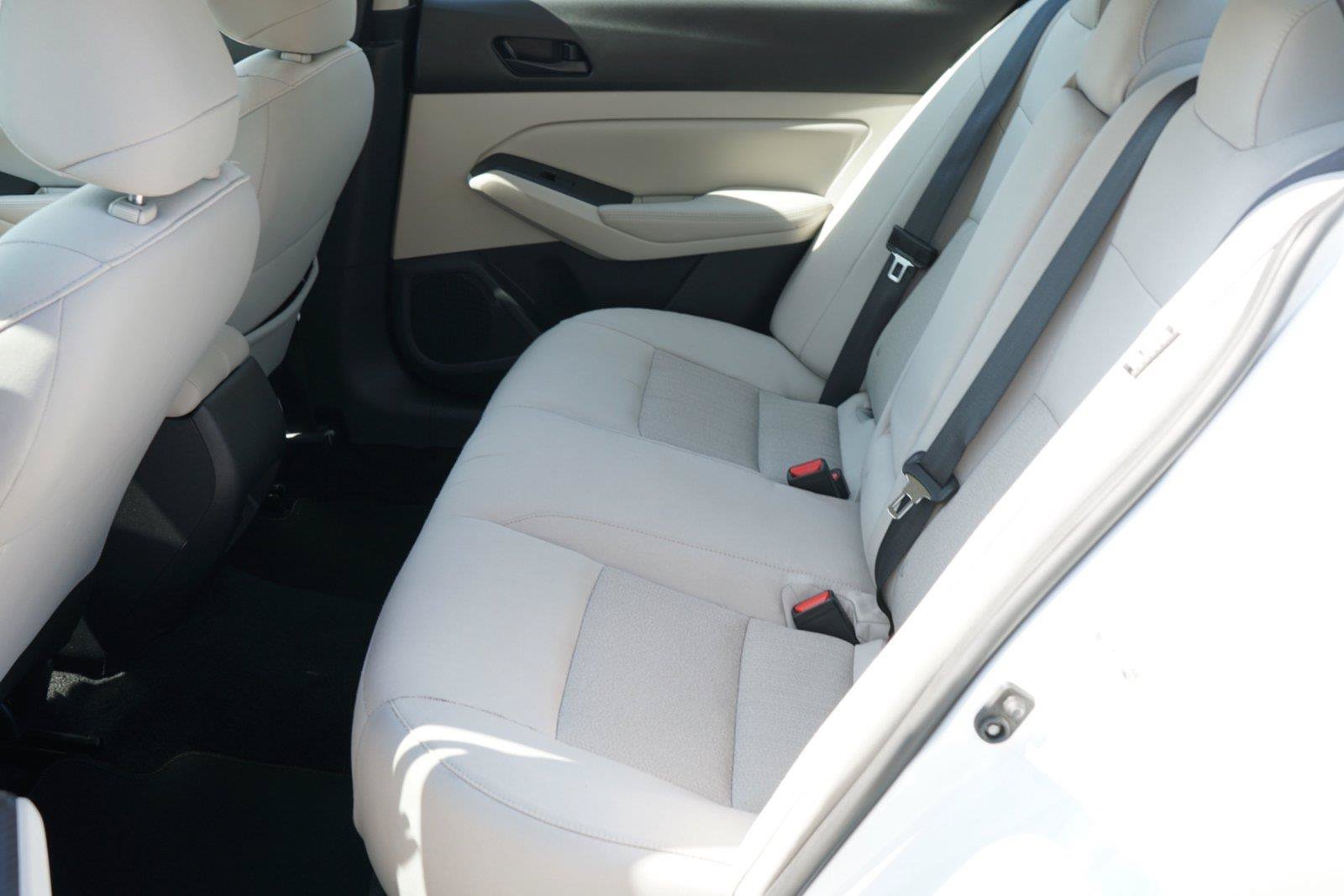 Used 2025 Nissan Altima 2.5 SV FWD image 23