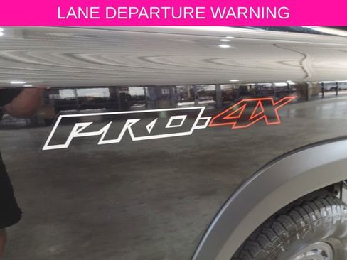 Used 2025 Nissan Frontier PRO-4X image 16