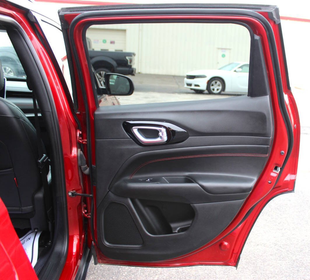 Used 2025 Jeep Compass Trailhawk AWD/4WD image 10
