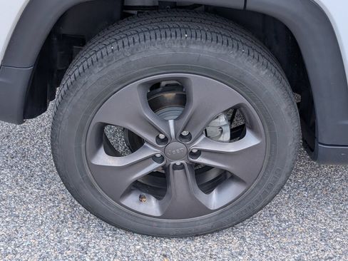 Used 2022 Jeep Compass Latitude AWD/4WD image 11