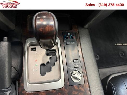 Used 2014 Toyota Land Cruiser image 16