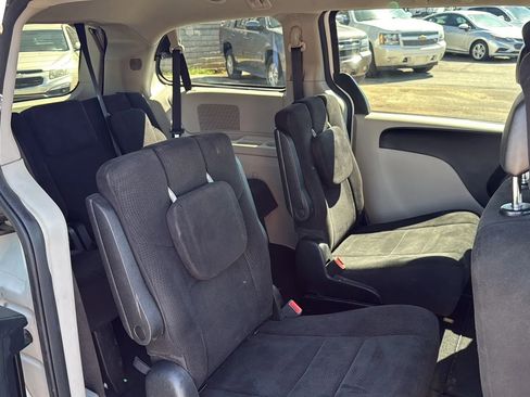 Used 2011 Dodge Grand Caravan Mainstreet w/ PWR Convenience Group FWD image 15