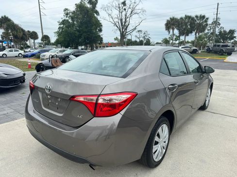 Used 2018 Toyota Corolla LE FWD image 6