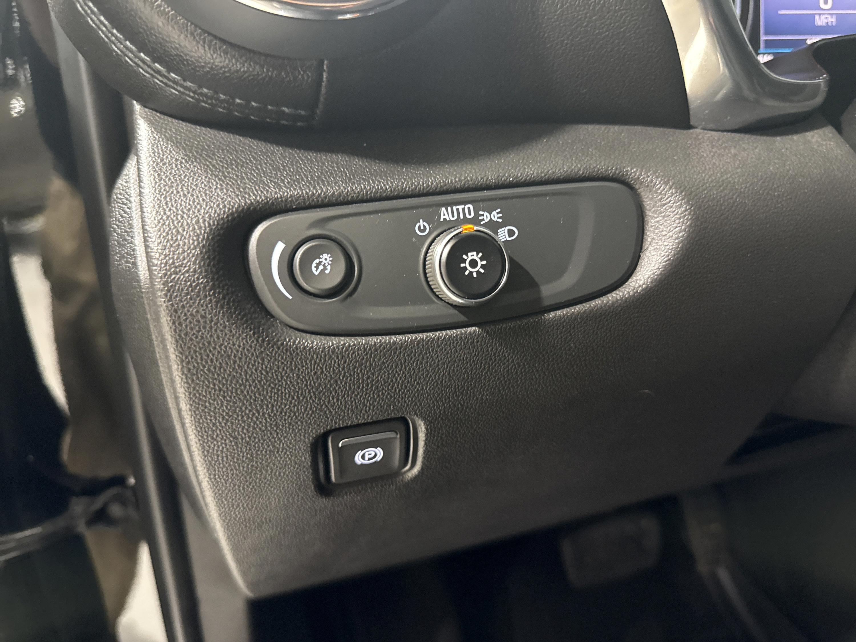 Used 2021 Chevrolet Blazer LT FWD image 20