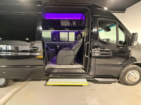 Used 2022 Mercedes-Benz Sprinter 3500 image 37