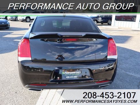 Used 2018 Chrysler 300 Touring L RWD image 6