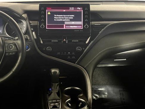Used 2022 Toyota Camry SE w/ Cold Weather Package FWD image 15