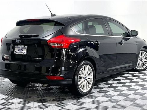 Used 2018 Ford Focus Titanium w/ Titanium Technology Package FWD image 12