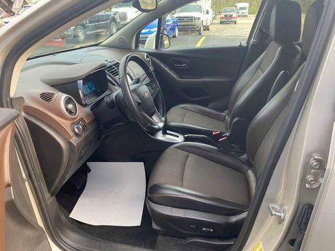 Used 2016 Chevrolet Trax LT w/ LT Convenience Package AWD/4WD image 9