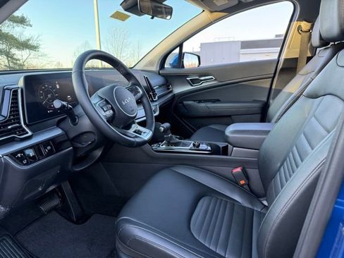 Certified 2025 Kia Sportage SX image 6