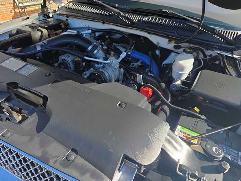 Used 2004 Chevrolet Silverado 3500 4x4 Crew Cab w/ Heavy-Duty Power Package image 31