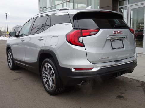 Used 2018 GMC Terrain SLT w/ Preferred Package image 3