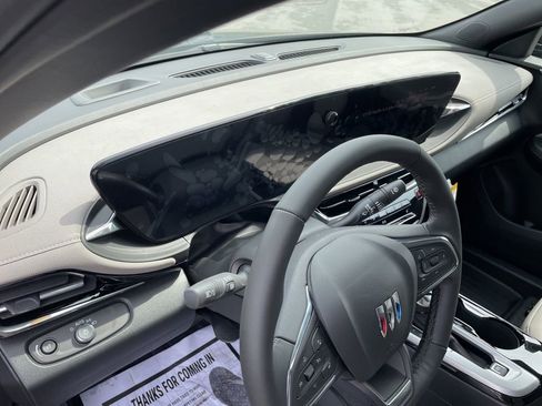 New 2026 Buick Envista Avenir FWD image 9